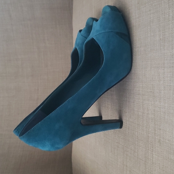 Beautiful heels! - Picture 4 of 5